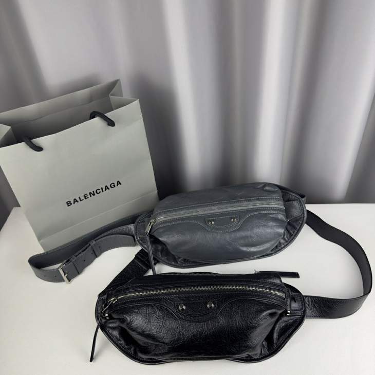 Picture of Balenciaga Handbags _SKUfw236284666fw